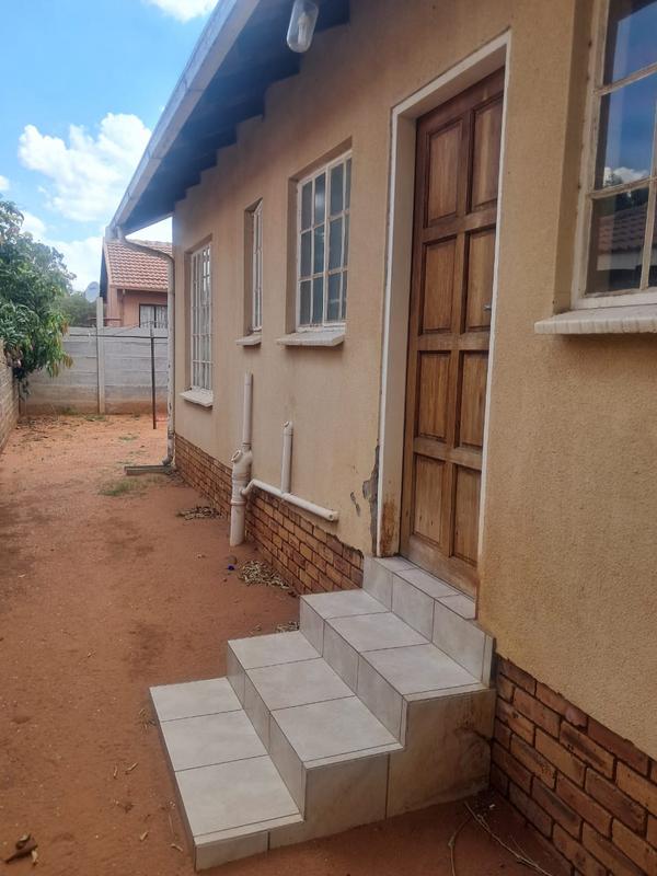 2 Bedroom Property for Sale in Tlhabane West North West